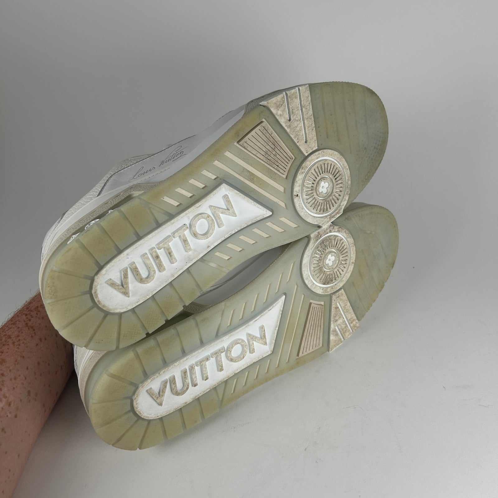 Louis Vuitton White Low Top Trainer Size LV 8.5