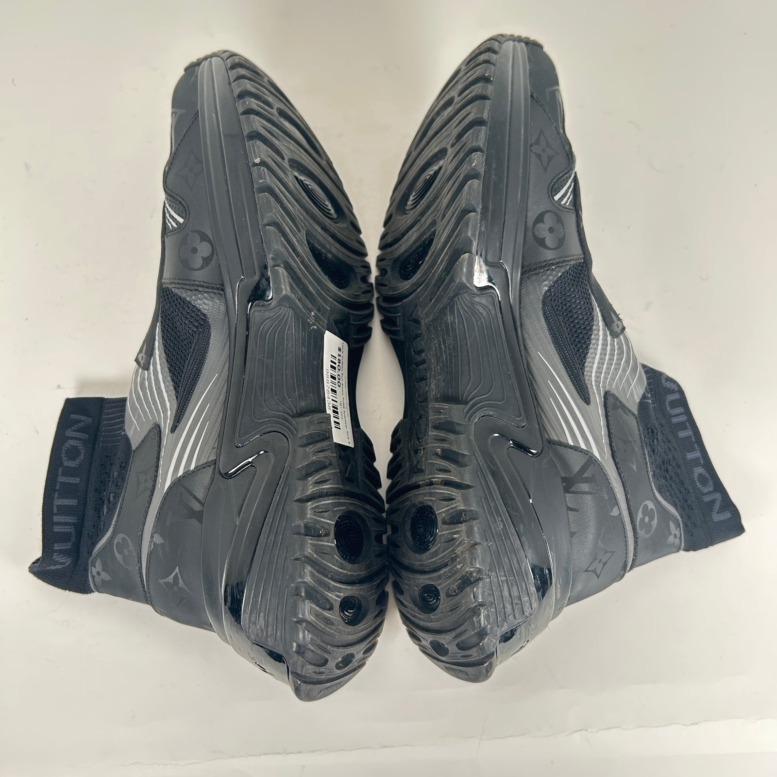 Louis Vuitton Run Away Pulse Sneaker Size 9.5