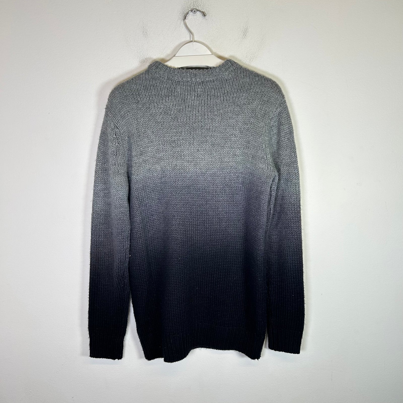 Palace Gray/Navy Gradient Ribbed Knit Sweater Size M