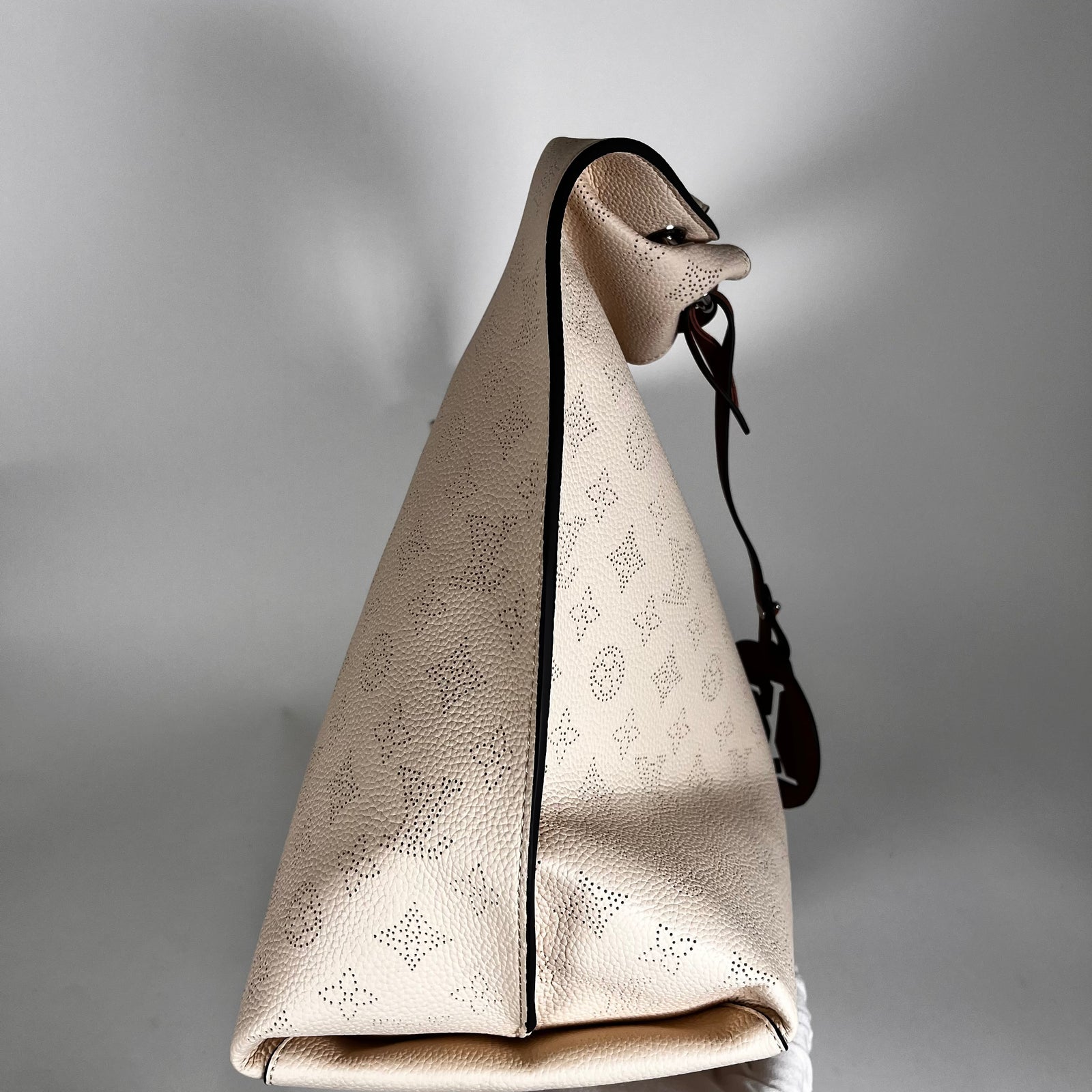 Louis Vuitton Mahina Monogram Carmel Hobo