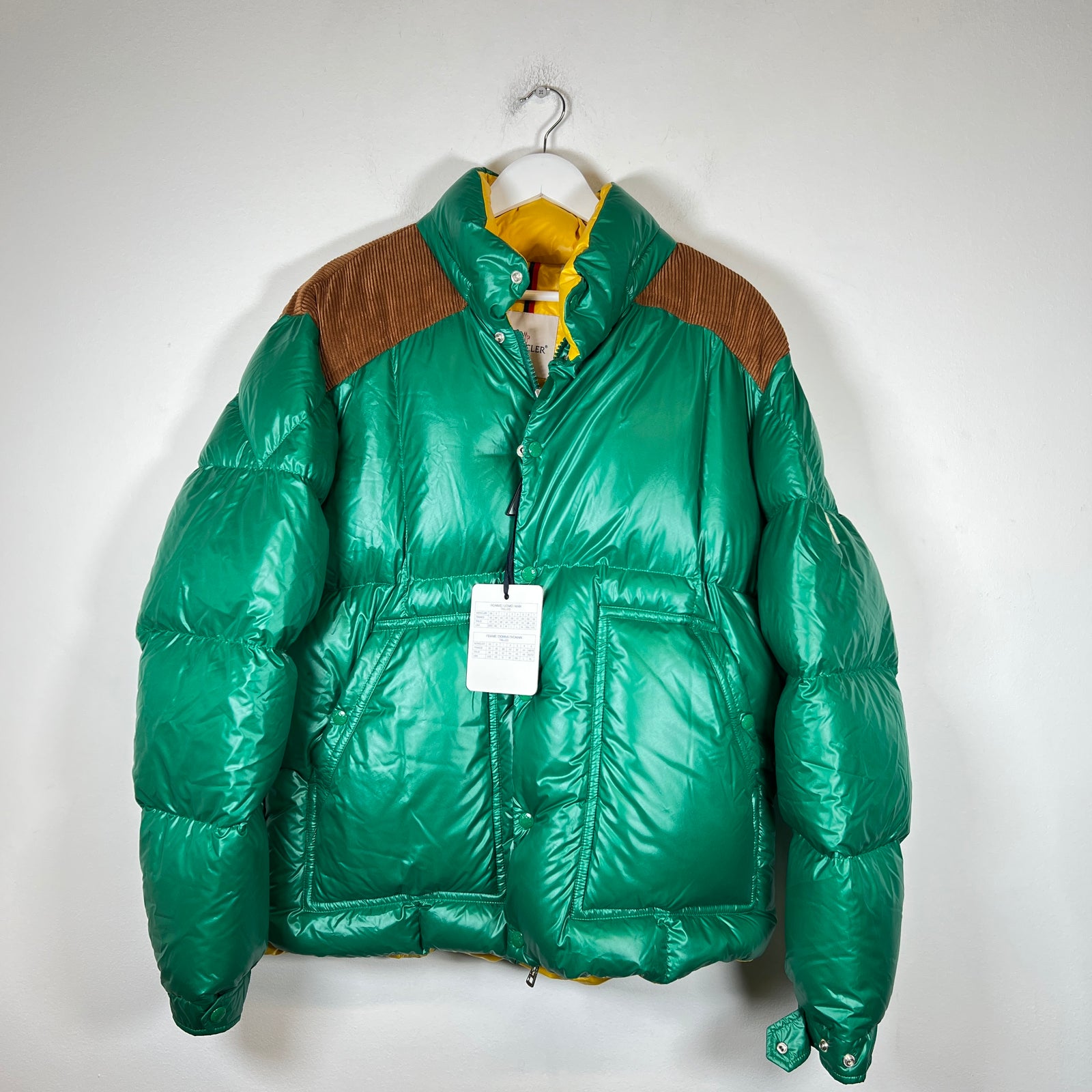 Moncler Ain Green Short Down Jacket Size 5
