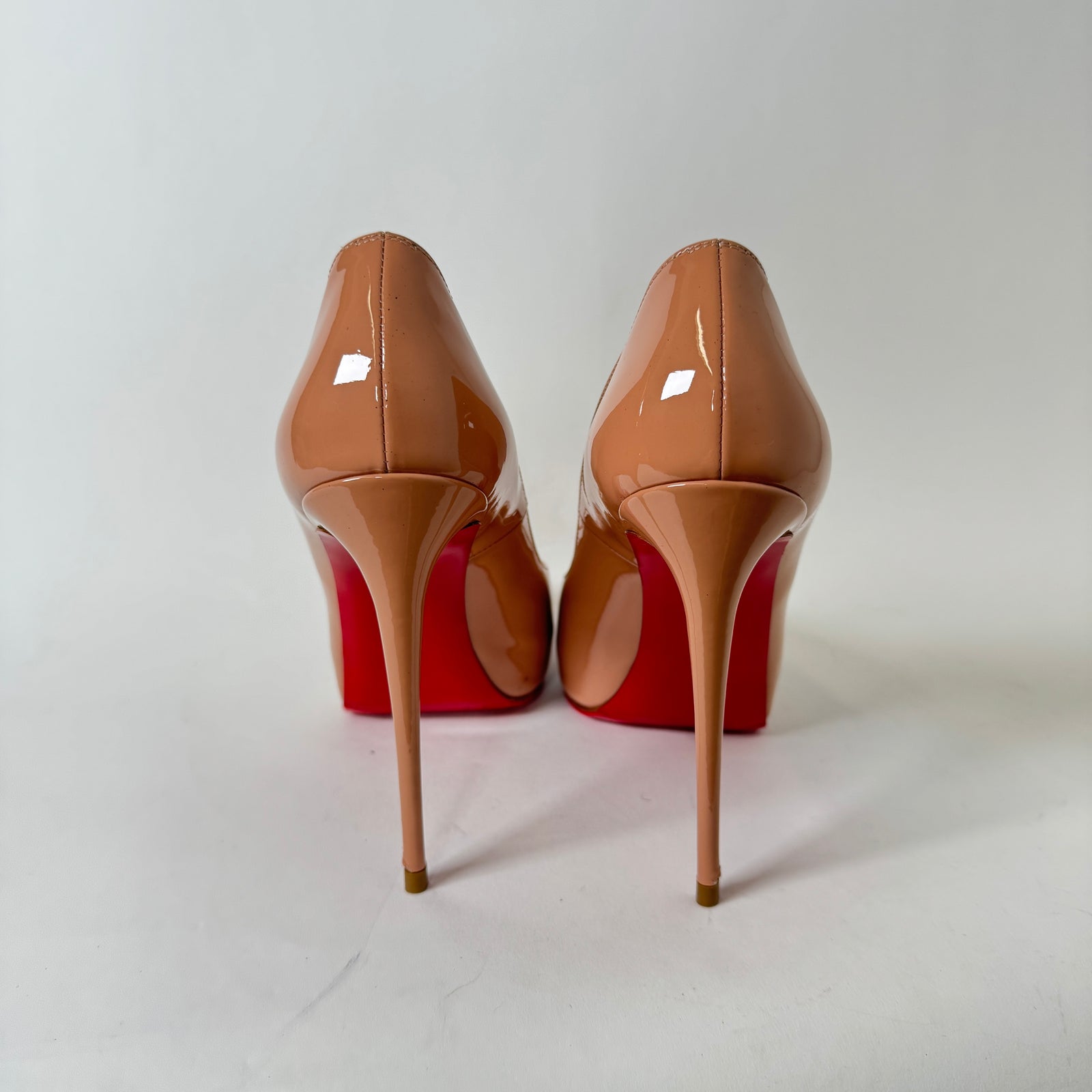 Christian Louboutin Nude Very Priv Patent Leather Heels Size 38