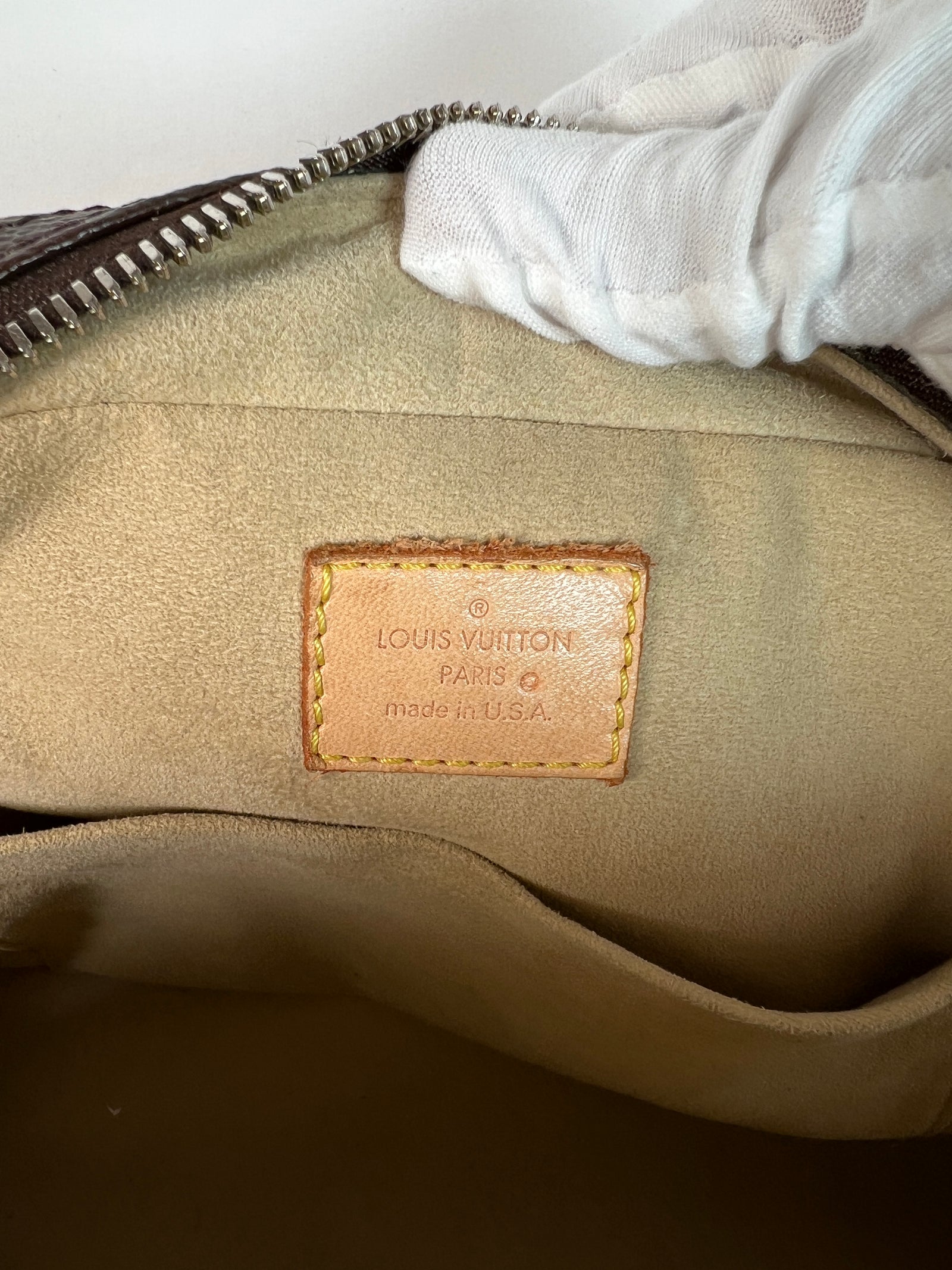 Louis Vuitton Manhattan Monogram Purse