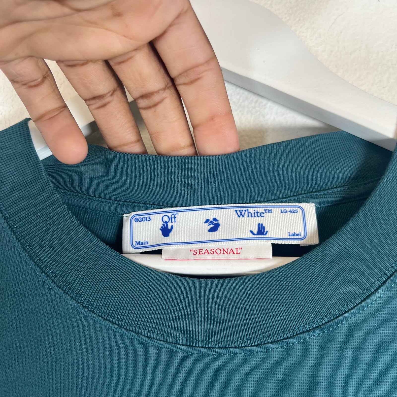 Off-White Teal Chain Arrows T-Shirt Size XL