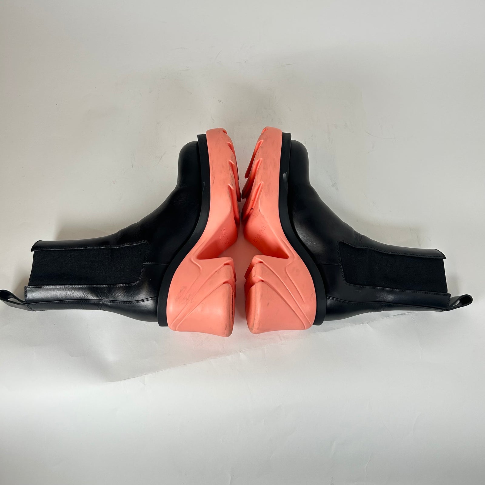 Bottega Veneta Black/Pink Flash Chelsea Boots Size 37