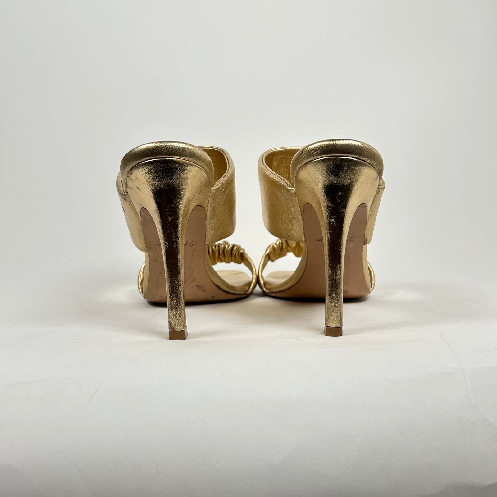 Louis Vuitton Gold Metallic Leather Sandals Size 39