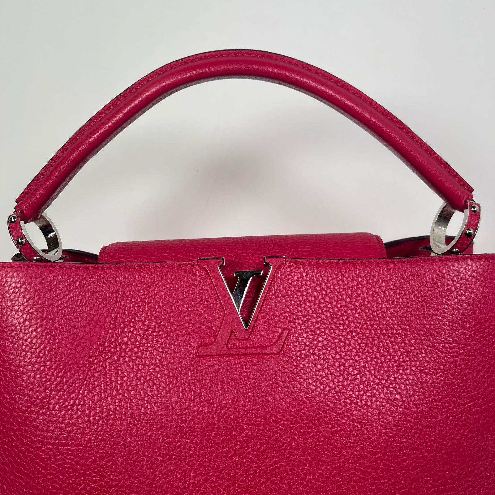 Louis Vuitton Capucines Red Taurillon Leather MM Handbag