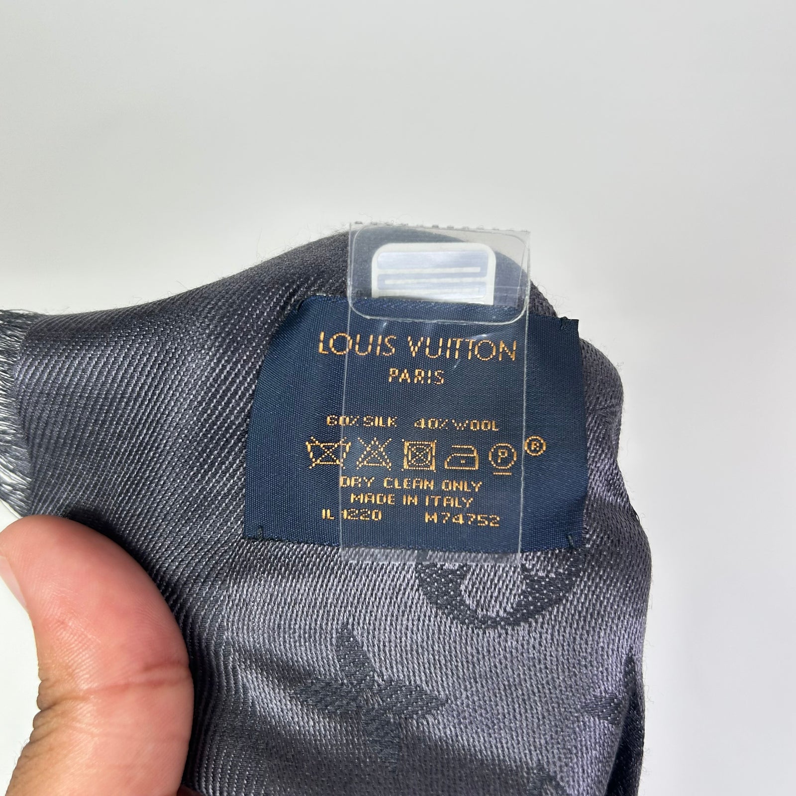 Louis Vuitton Silk Chalè Monogram Shawl