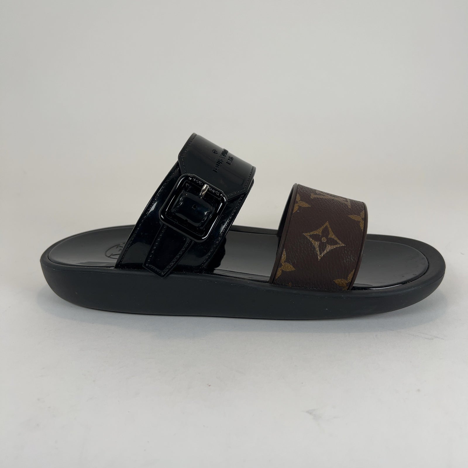 Louis Vuitton Monogram Sunbath Flat Sandals