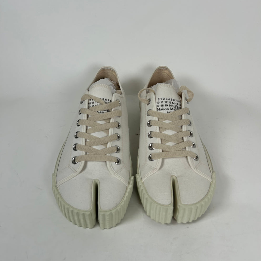 Maison Margiela White Canvas Low-Top Tabi Sneaker Size 42