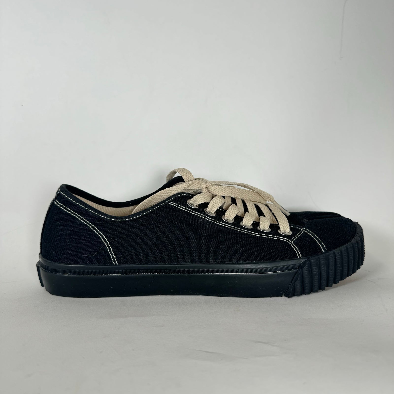 Maison Margiela Black Canvas Tabi Low Top Sneaker Size 39