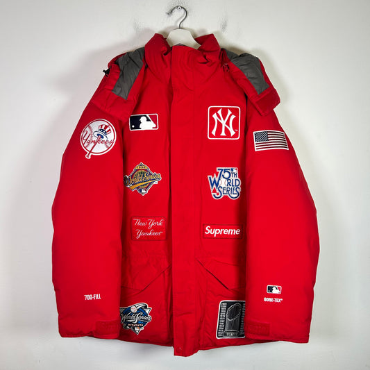 Supreme New York Yankees Gore-Tex 700 Down Fill Puffer Jacket