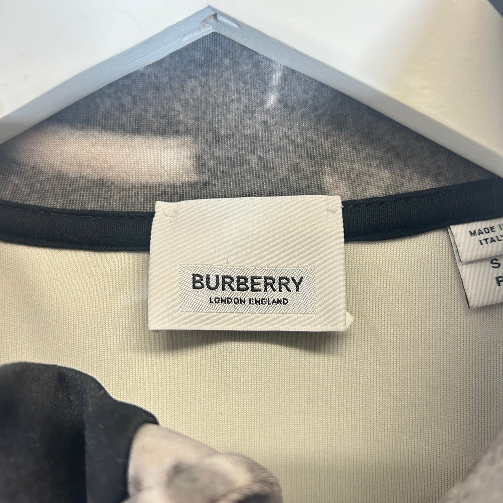 Burberry Riot Quarter Zip Top Size S