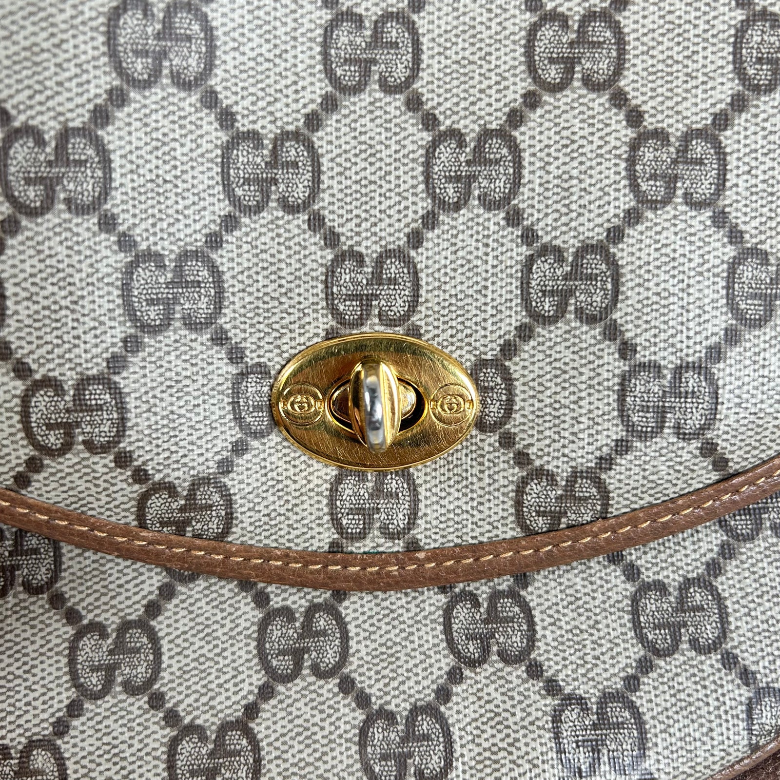 Gucci Beige Vintage Messenger Bag