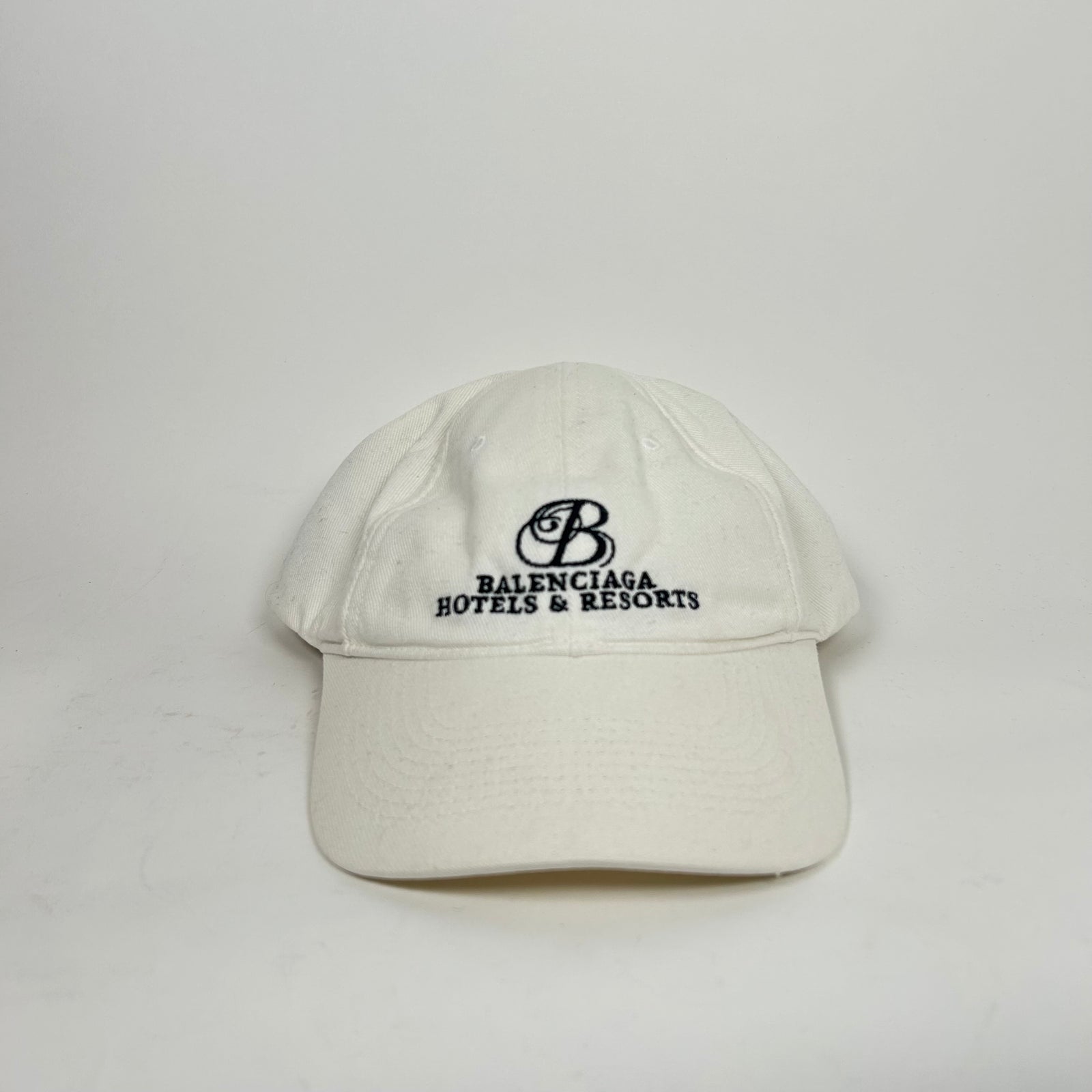 Balenciaga White Hotels & Resorts Hat Size L