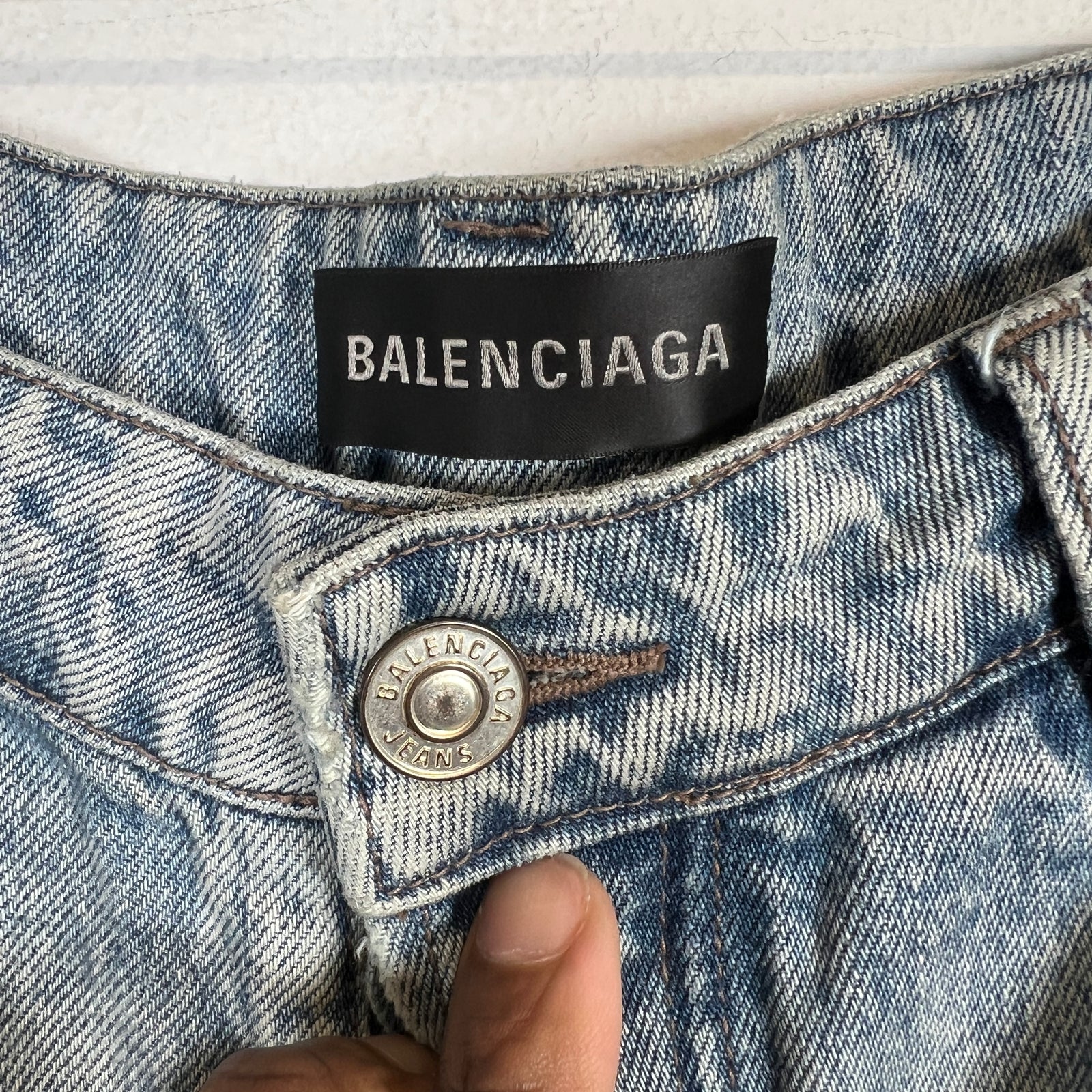 Balenciaga Lightwash Baggy Denim Jeans Size 32