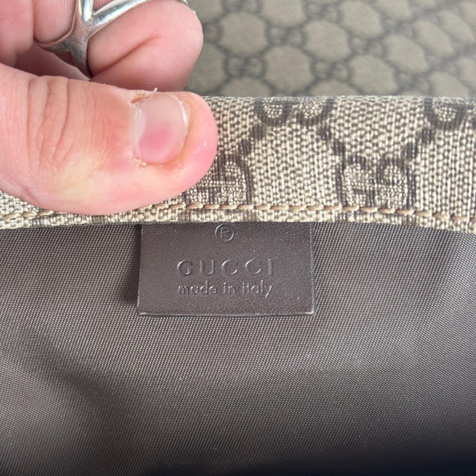 Gucci GG Supreme Medium Diaper Bag