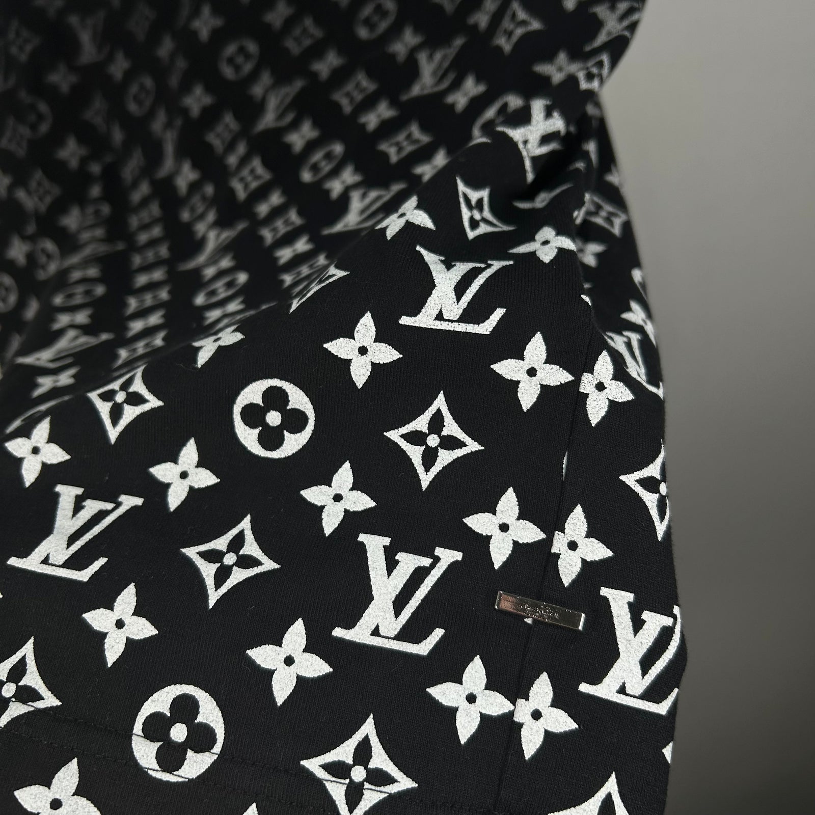 Louis Vuitton Black Ombre Monogram Size M