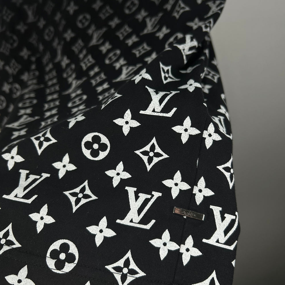 Louis Vuitton Black Ombre Monogram Size M