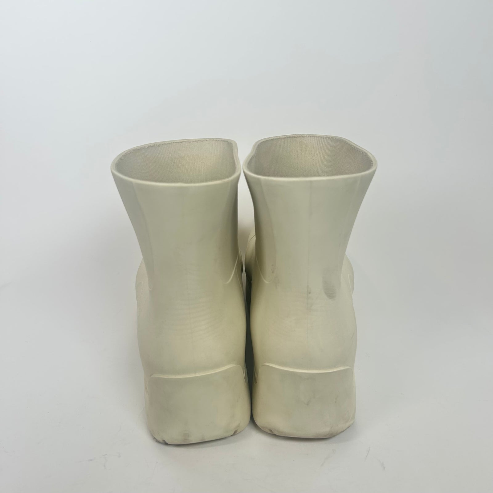 Bottega Veneta Beige Puddle Boots Size 44