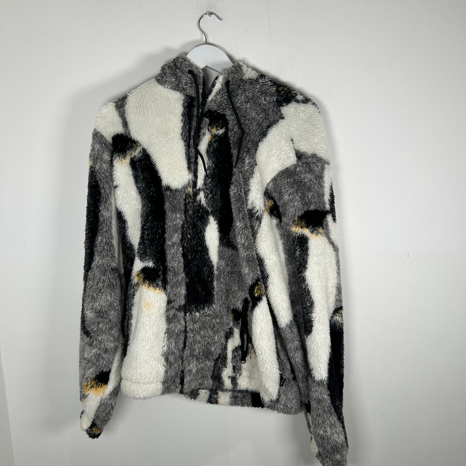 Supreme SS20 Penguin Fleece Jacket Size L