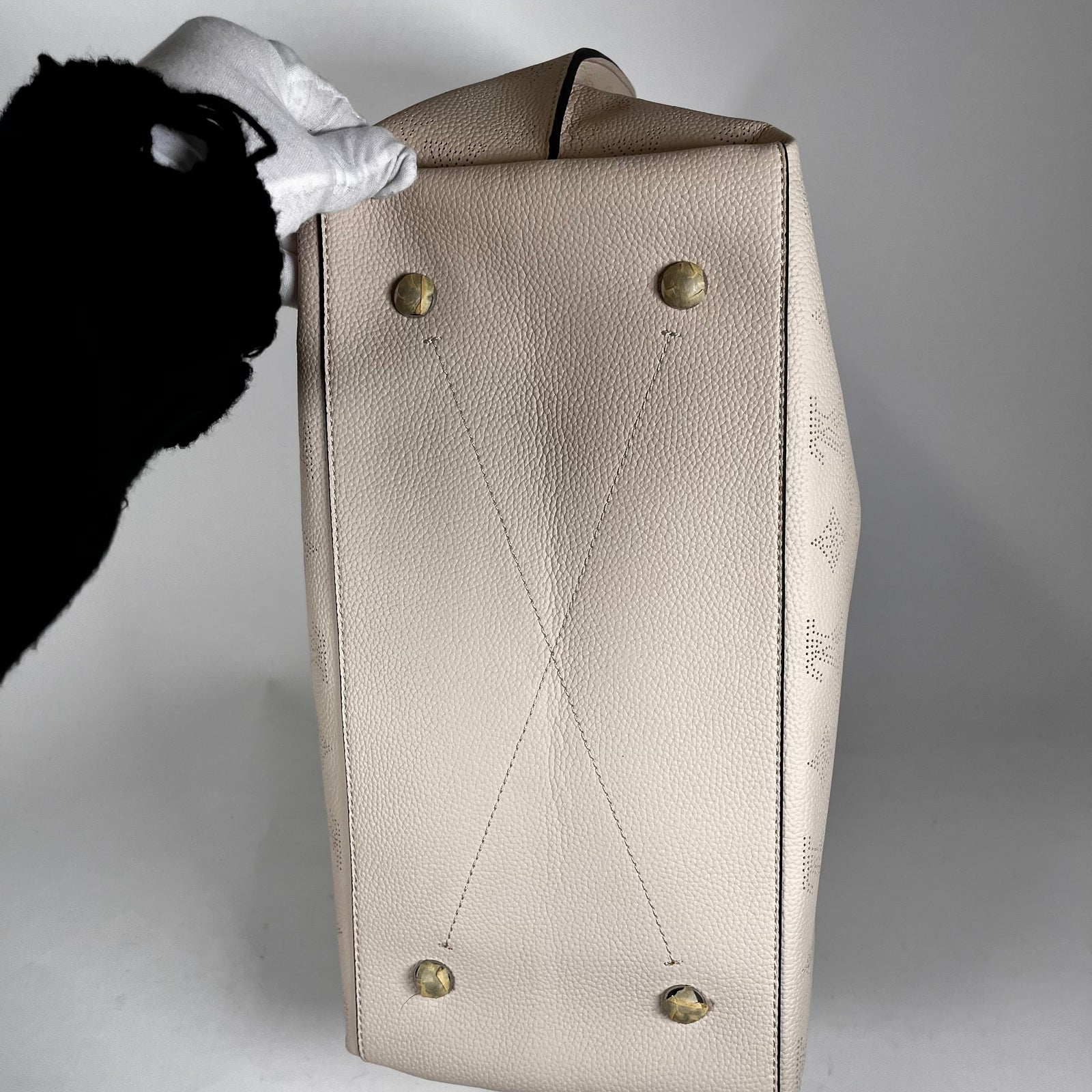 Louis Vuitton Mahina Monogram Carmel Hobo