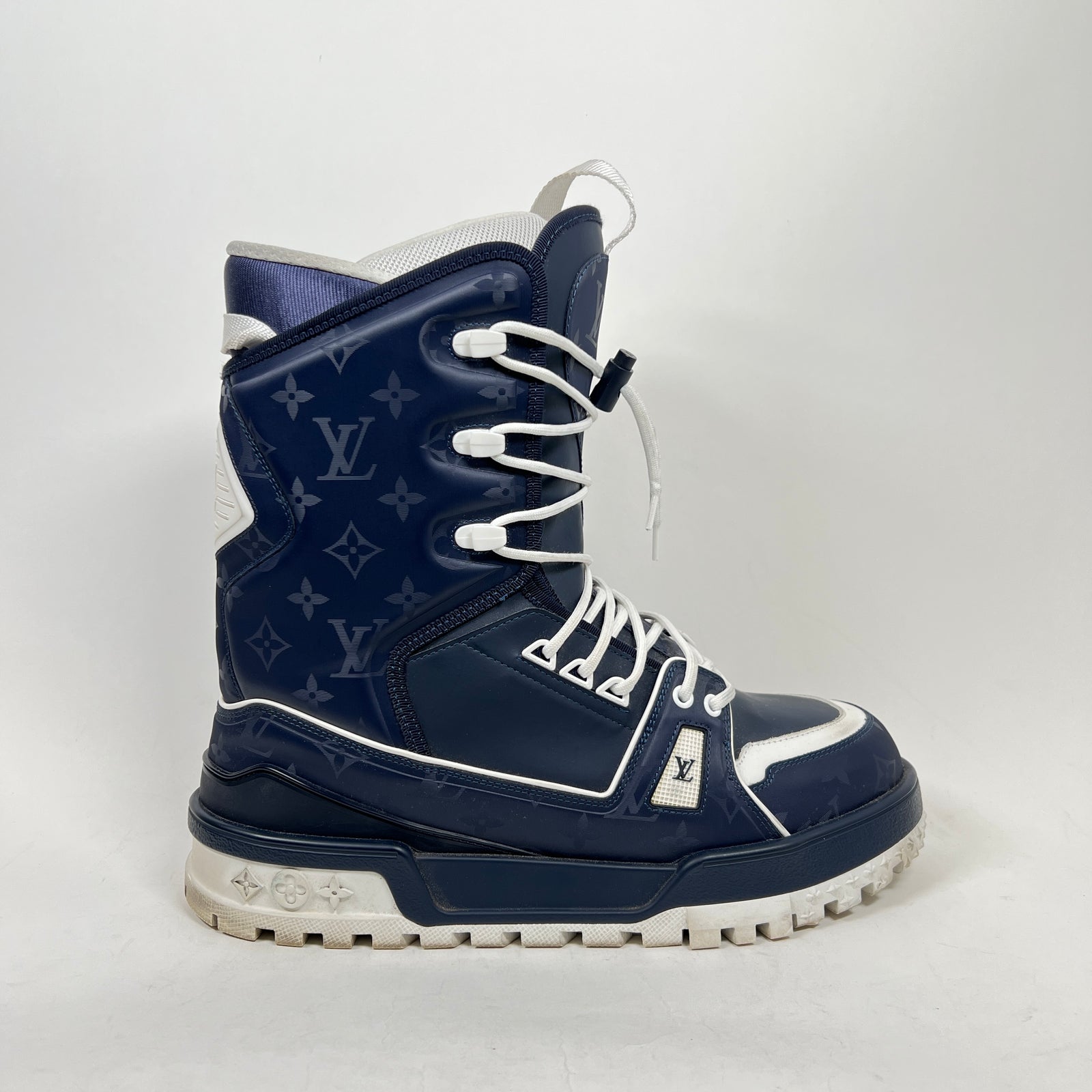 Louis Vuitton Navy Ski Boots Size LV 9