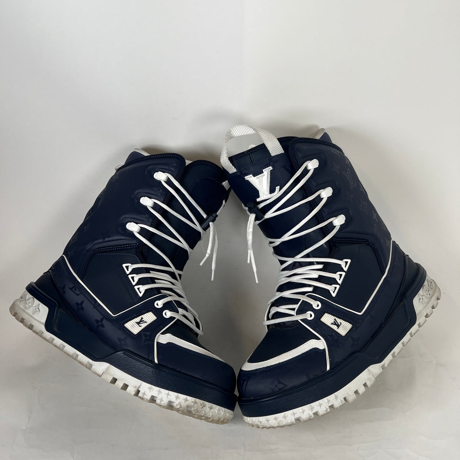 Louis Vuitton Navy Ski Boots Size LV 9