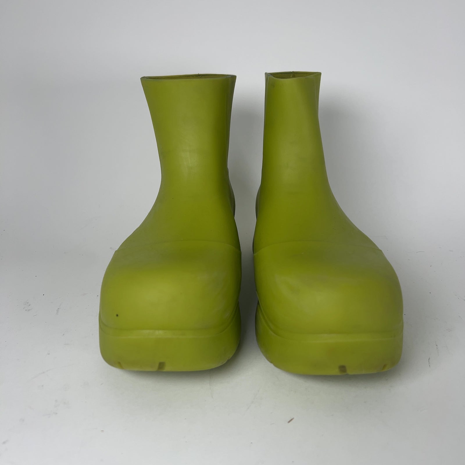 Bottega Veneta Green Puddle Boots Size 7