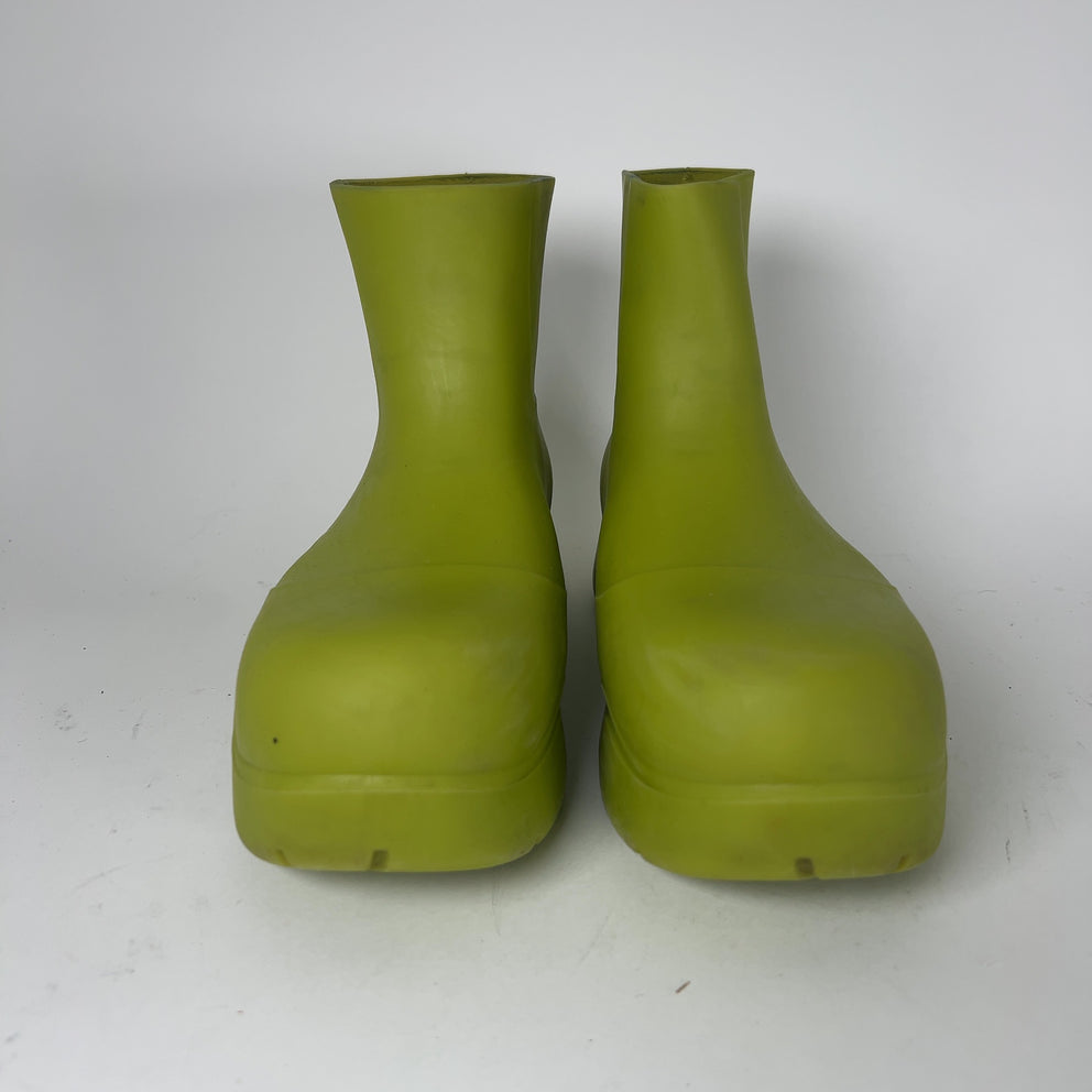 Bottega Veneta Green Puddle Boots Size 7