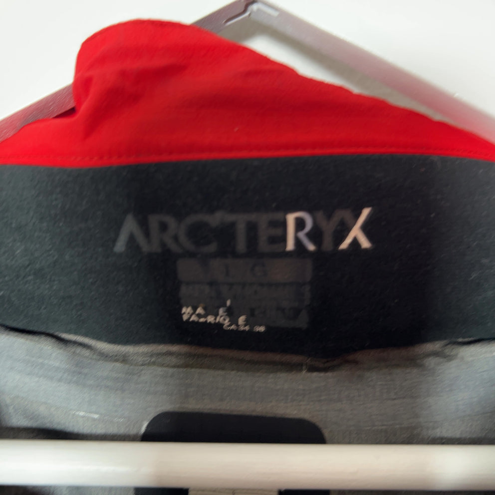 Arc'teryx Red AR Beta Jacket Size L