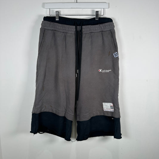 Maison Mihara Double Waisted Sweat-Shorts Size M