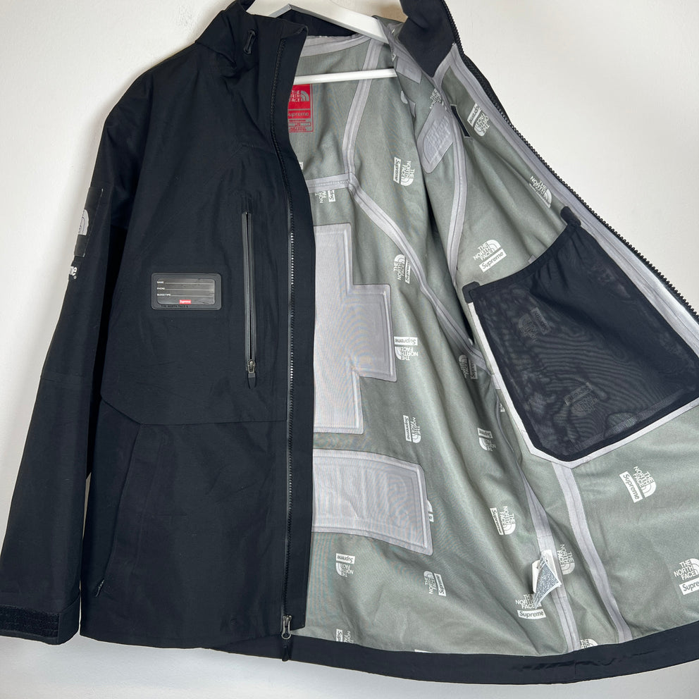 Supreme x TNF Black Rescue Jacket Size L