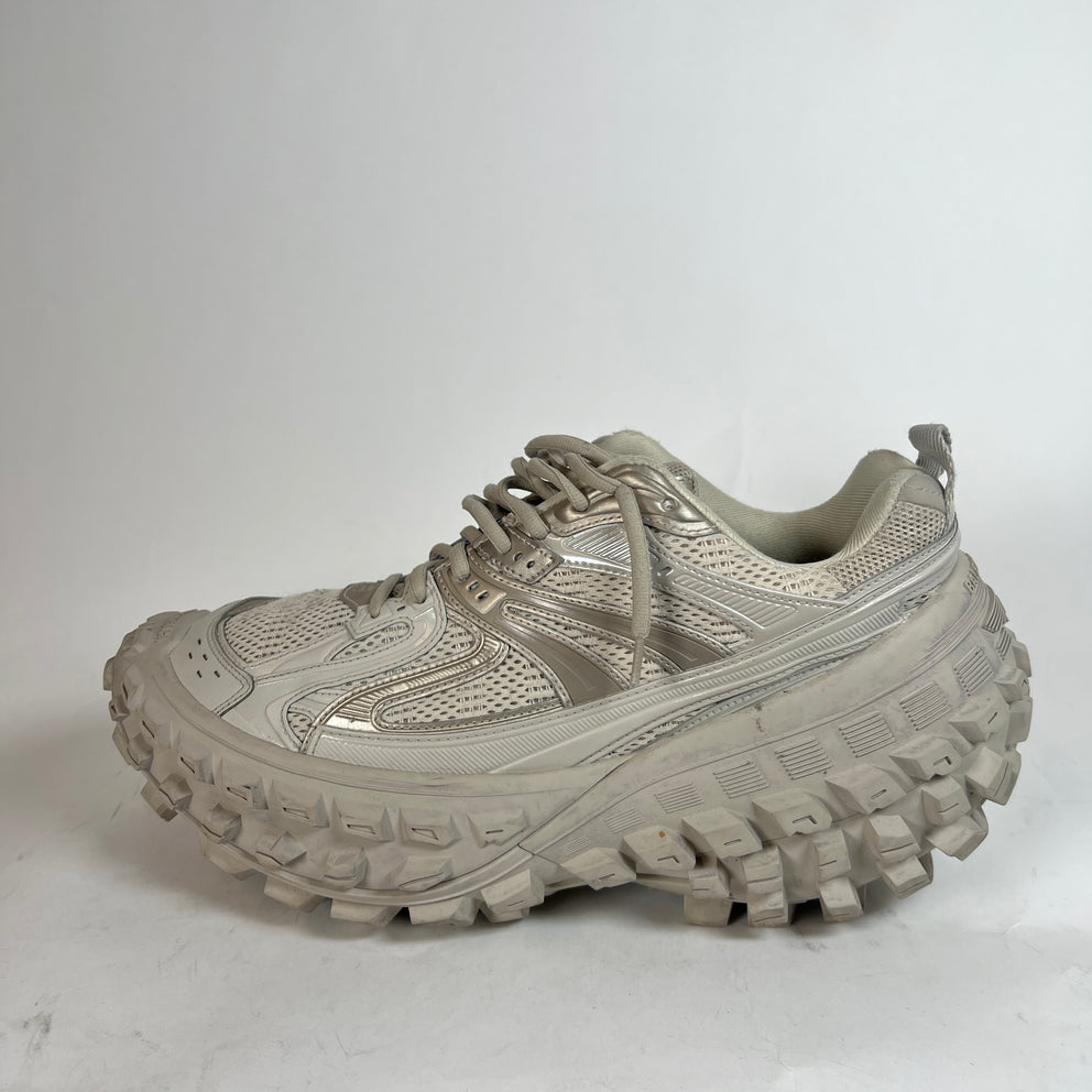 Balenciaga Beige Defenders Size 44