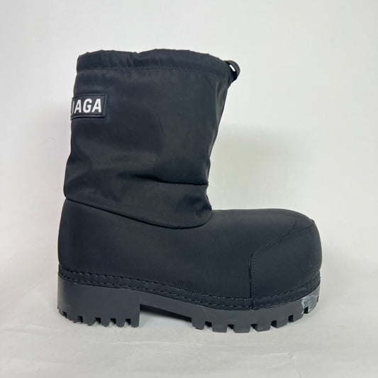 Balenciaga Black Nylon Alaska Ski Boots Size 43