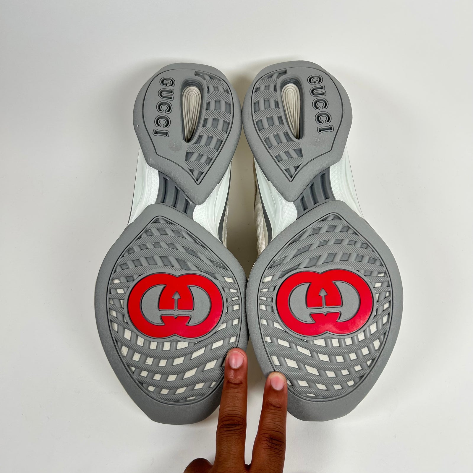 Gucci White Interlocking G Runner Size GG 10