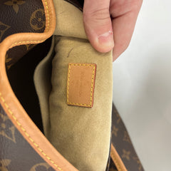 Louis Vuitton Artsy Monogram Purse