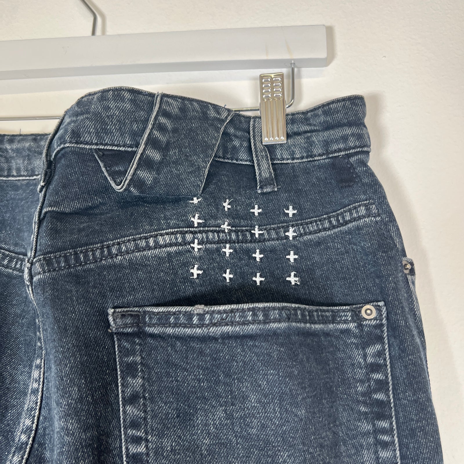 Ksubi Blue Wash Knee Holes Size 36