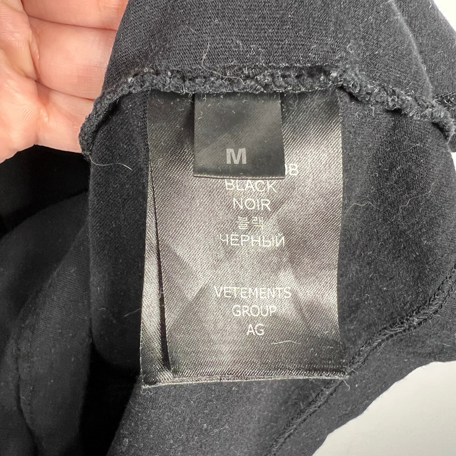 Vetements Black 'X-Large' Logo Tee Size M