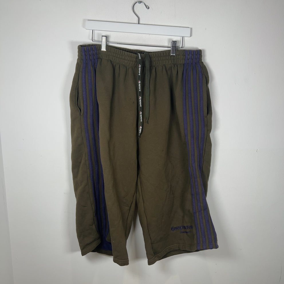 GV Gallery Raspberry Hills V2 Baggies 3/4 Sweat Shorts