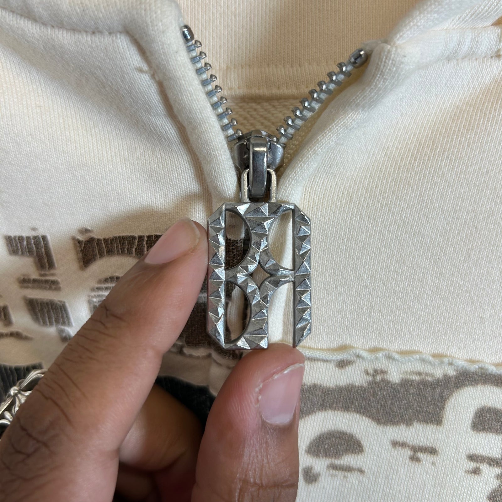Birth Of Royal Child Cream 'Flashlight' Zip-Up Hoodie Size L