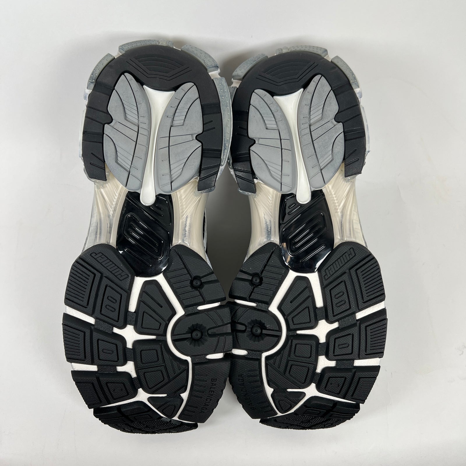 Balenciaga White/Grey Runner Size 42