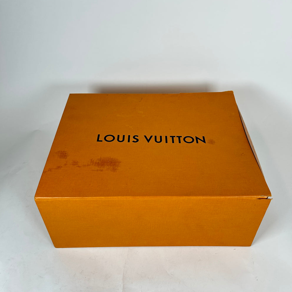Louis Vuitton Navy Skate Sneaker Size LV 9