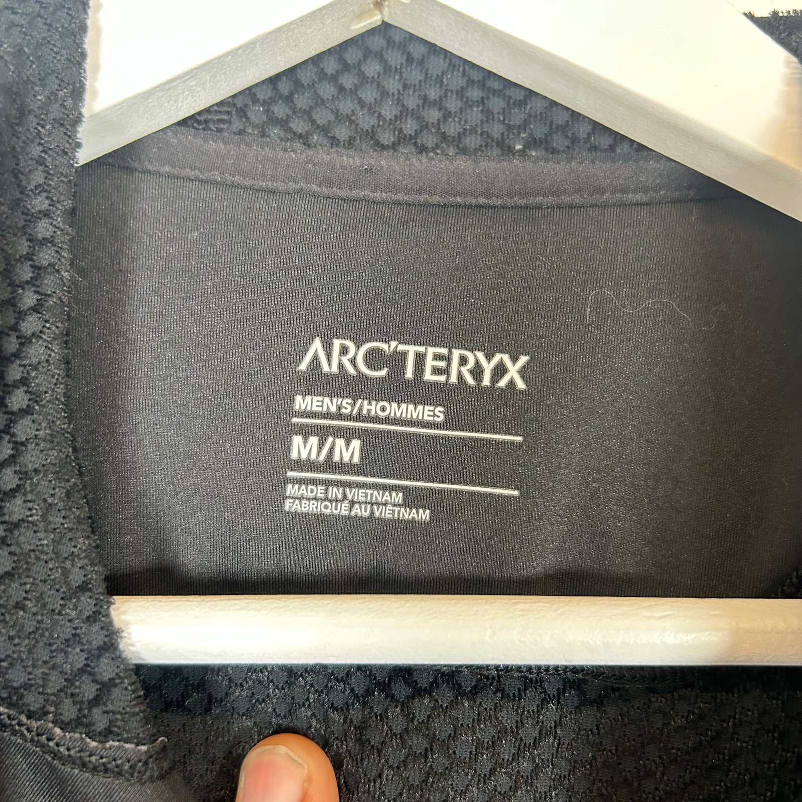 Arc'teryx Black Delta Hoody Size M