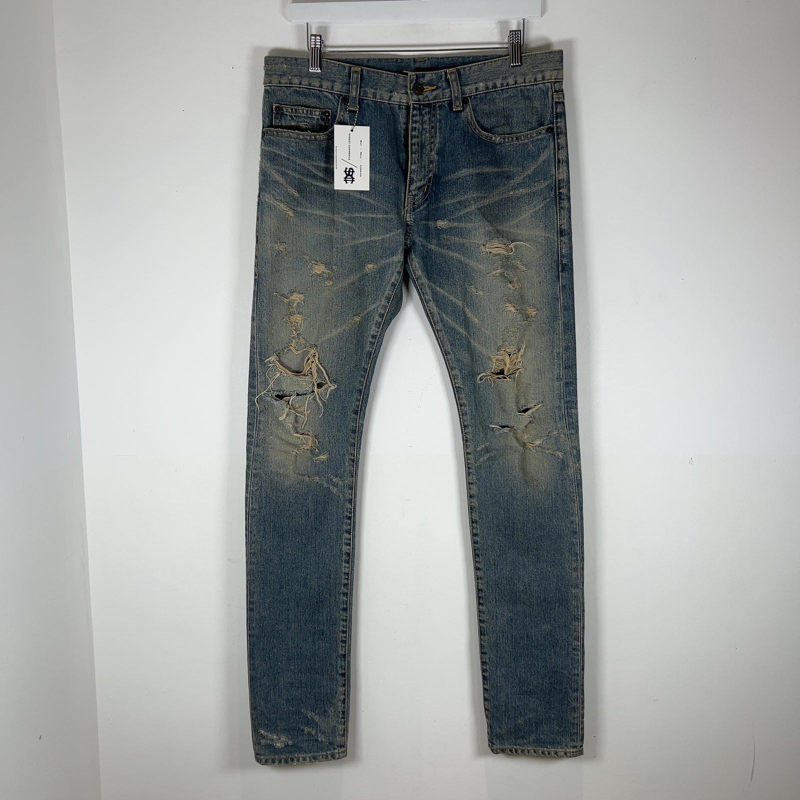 Saint Laurent Distressed Lightwash Skinny D02 Jeans