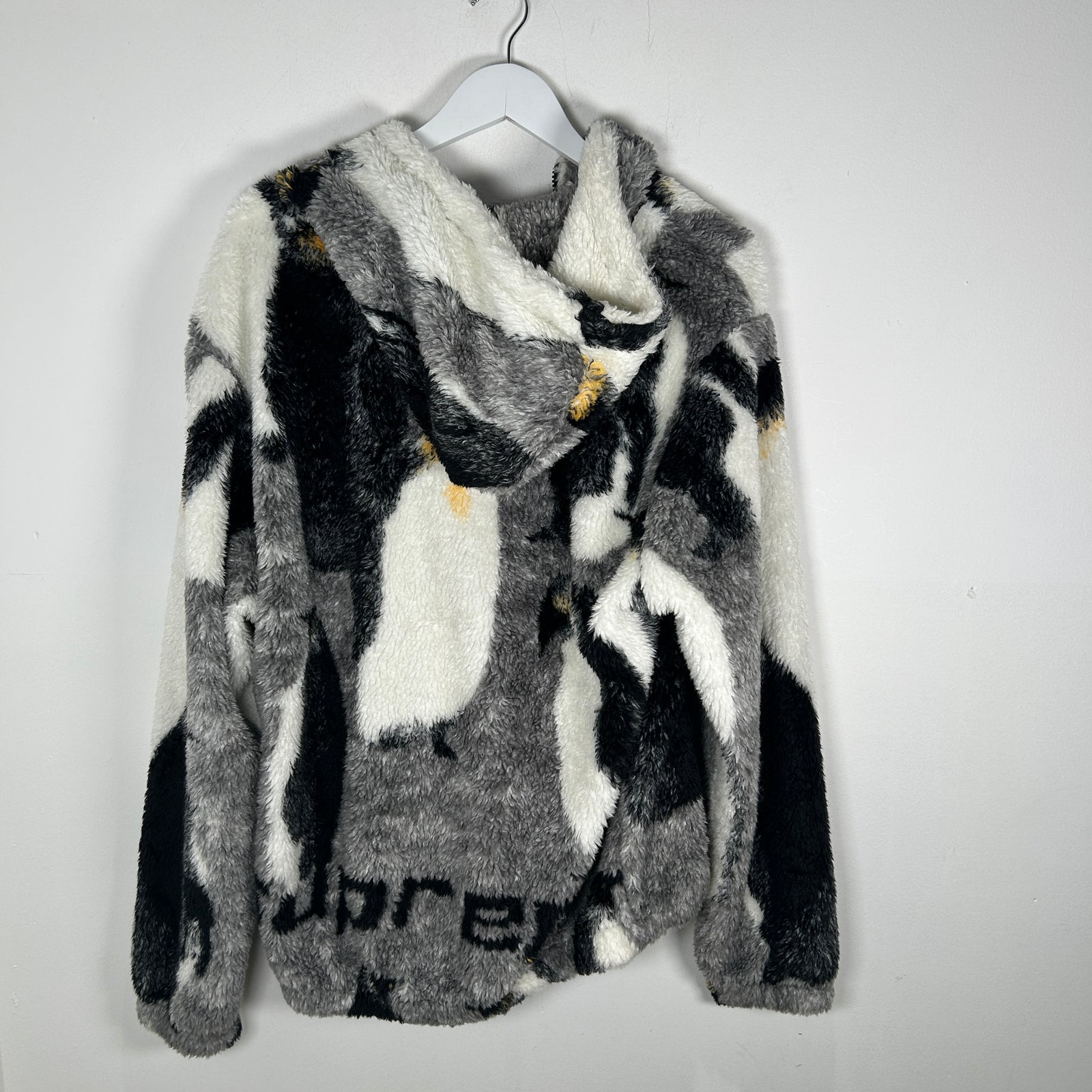 Supreme SS20 Penguin Fleece Jacket Size L
