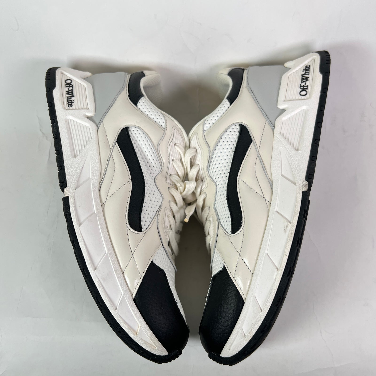 Off-White White/Black Runner-B Sneaker Size 44