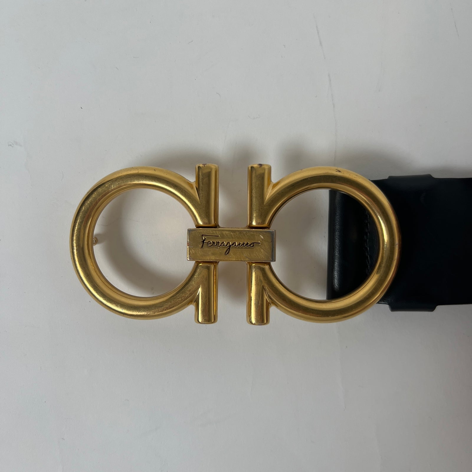 Ferragamo Black/Gold Logo Belt Size 105