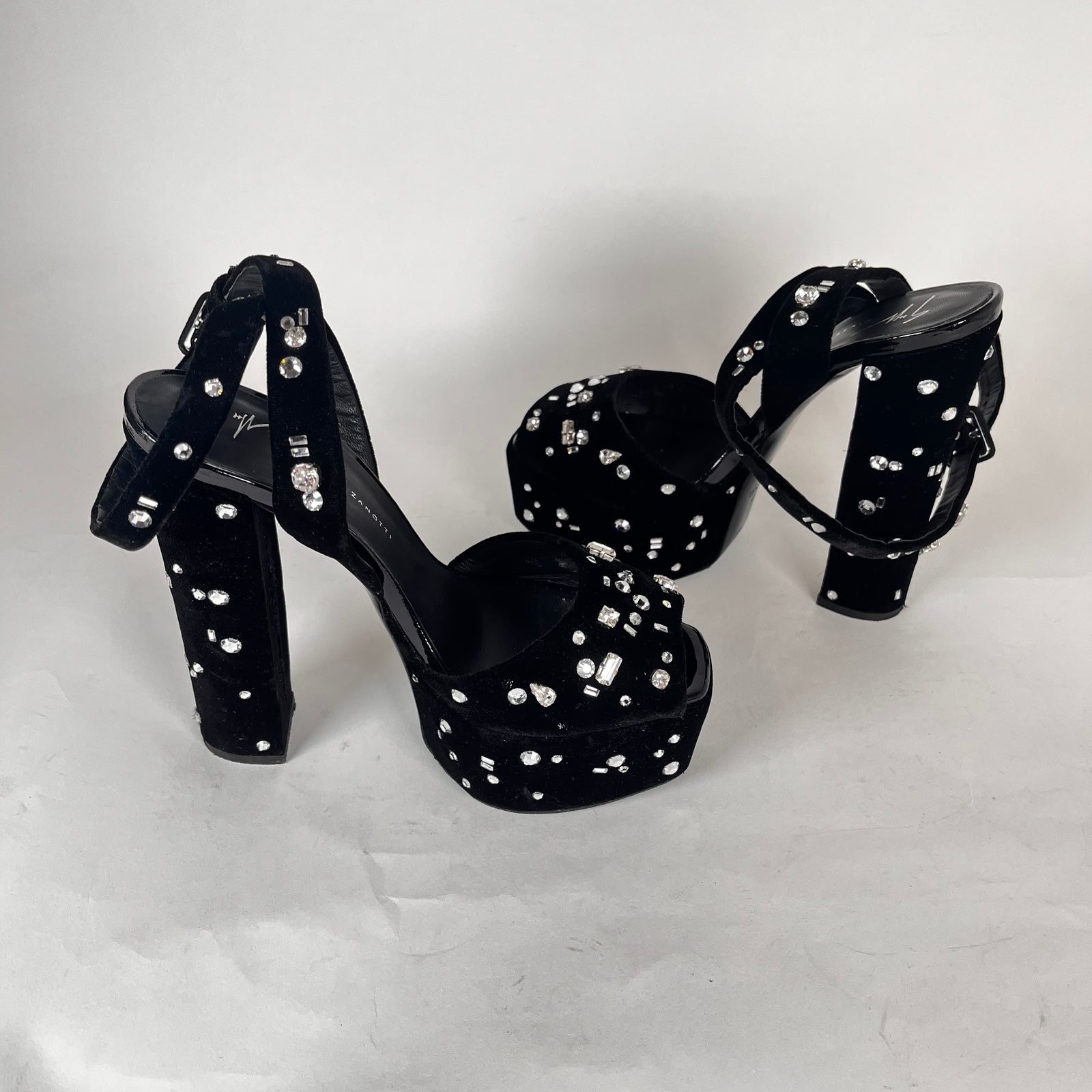 Giuseppe Crystal Velour Pumps Size 37