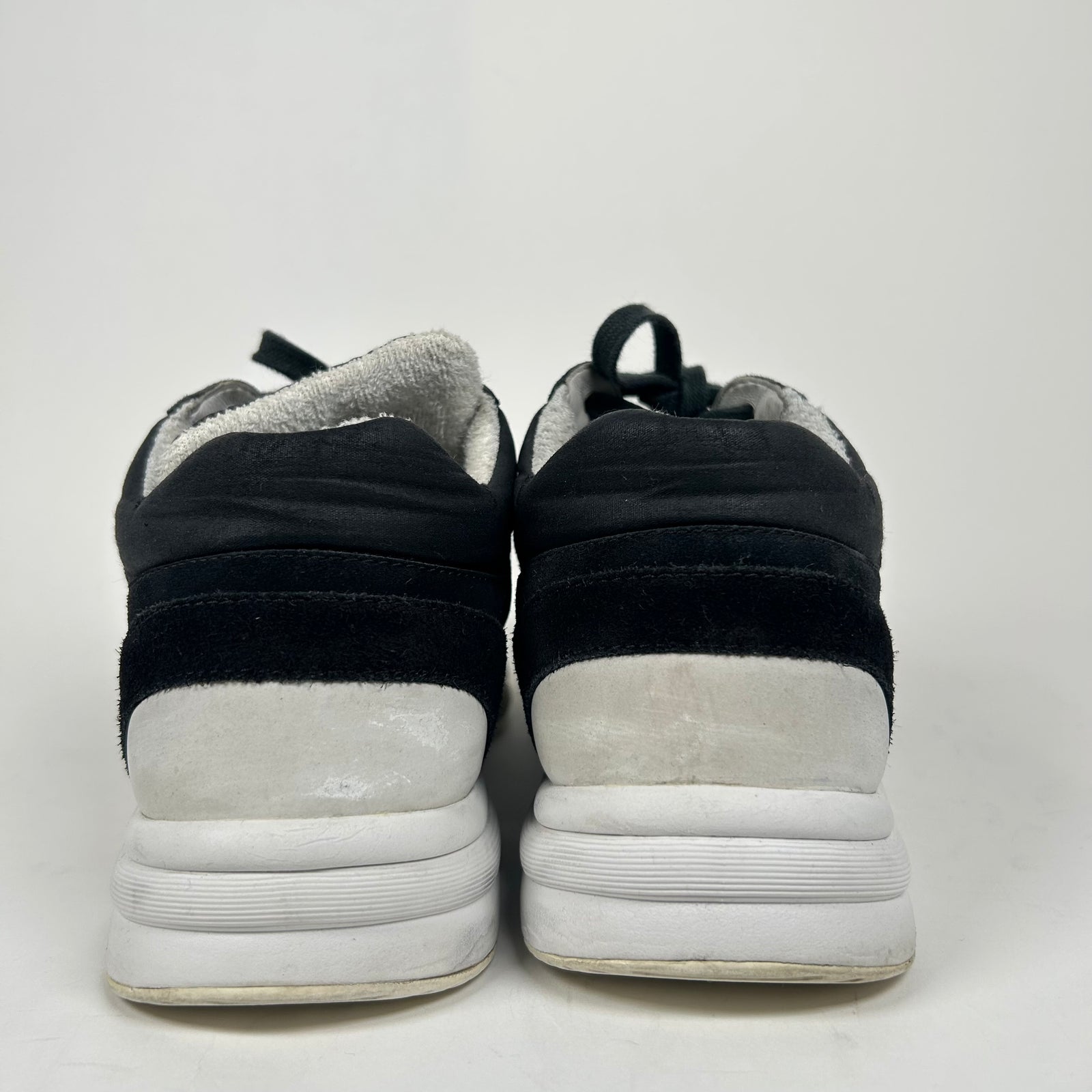 Chanel Black/White Runners Size 40